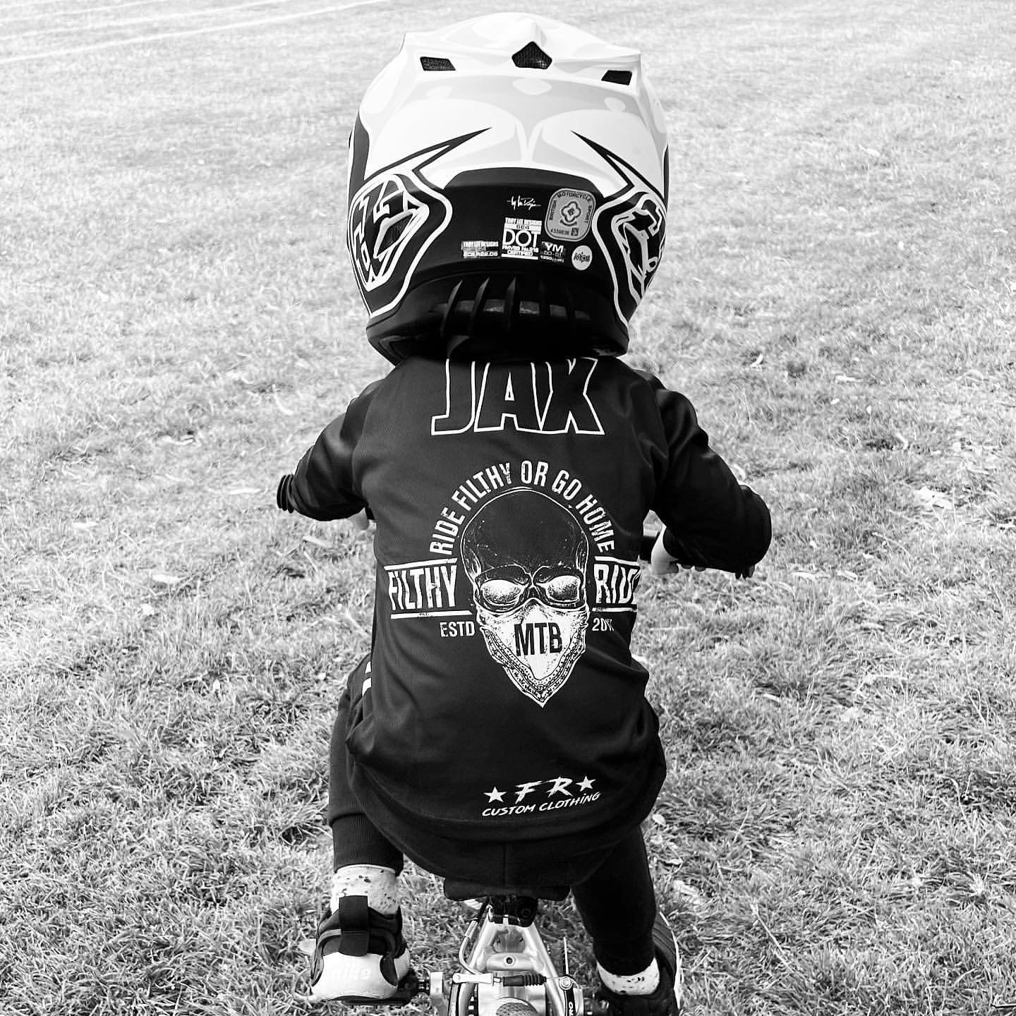 SKELETON JERSEY (PRE-ORDER)